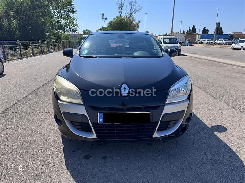 Negro Usado 2009 Renault Mégane III Dynamique Berlina | 4500 € (Precio justo) - Imagen 1/4