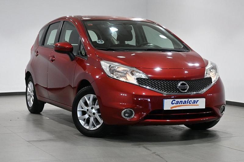 Usado Nissan Note Acenta 90 CV (66 kW) 2014 Granate Utilitario