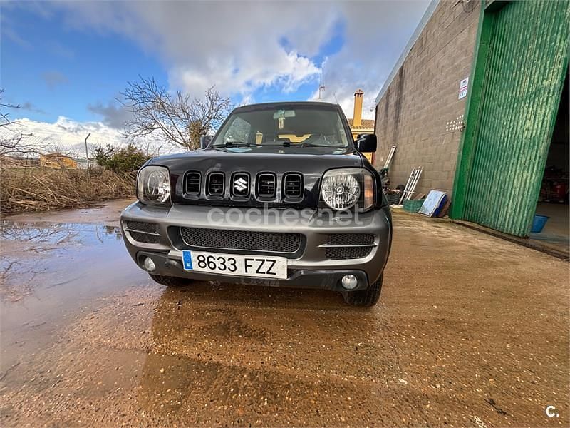 Usado Suzuki Jimny 85 CV (62 kW) 2008 Negro SUV