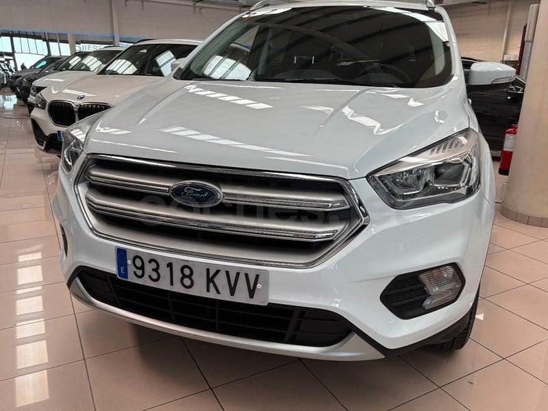 Usado Ford Kuga Trend 120 CV (88 kW) 2019 Blanco SUV