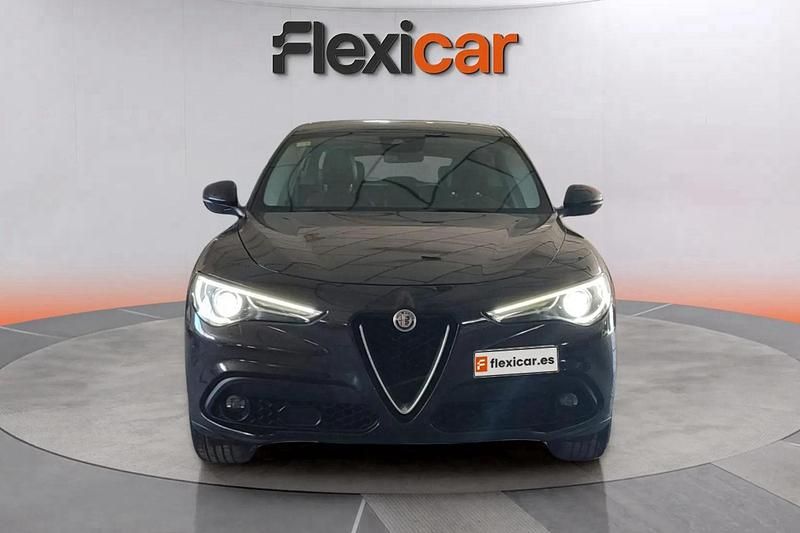 Usado Alfa Romeo Stelvio 180 CV (132 kW) 2017 Negro SUV