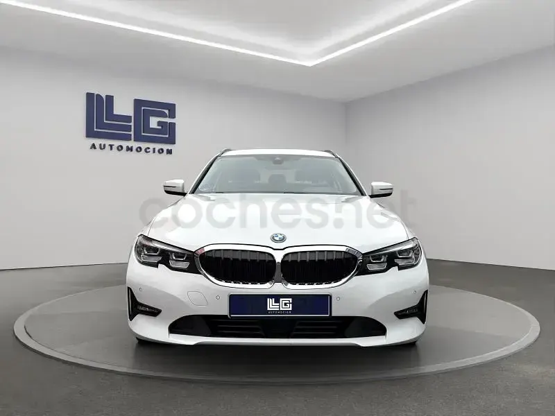 Usado BMW 330e 292 CV (214 kW) 2022 Blanco Familiar