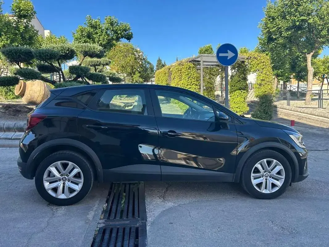 Usado Renault Captur Evolution 160 CV (117 kW) 2023 Negro SUV