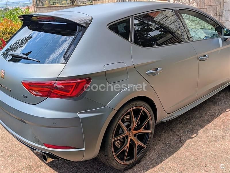 Usado Seat Leon CUPRA 300 CV (220 kW) 2018 Gris / plata Berlina