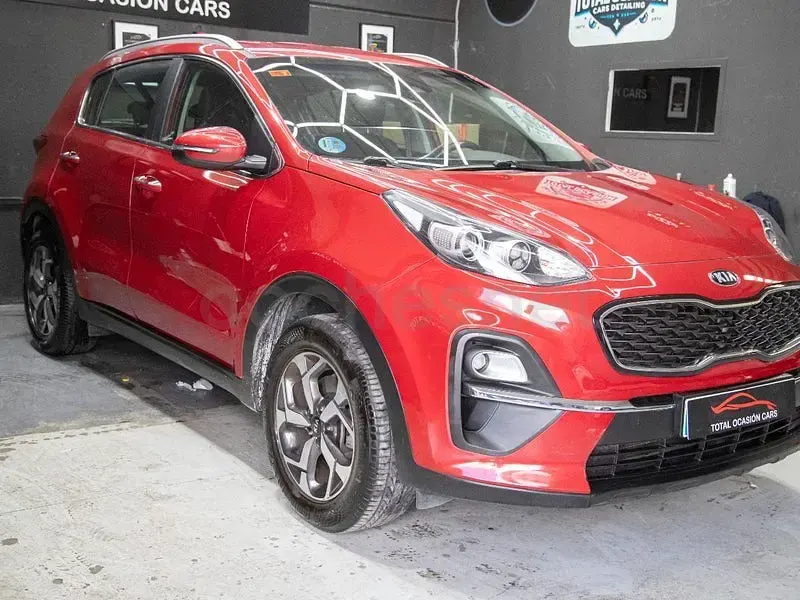 Usado Kia Sportage Plus 136 CV (100 kW) 2021 Rojo SUV