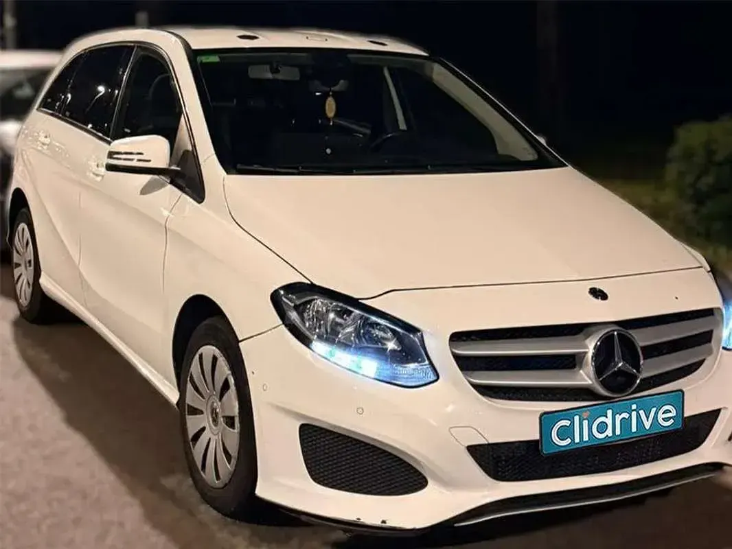 Usado Mercedes B220 170 CV (125 kW) 2019 Blanco Utilitario