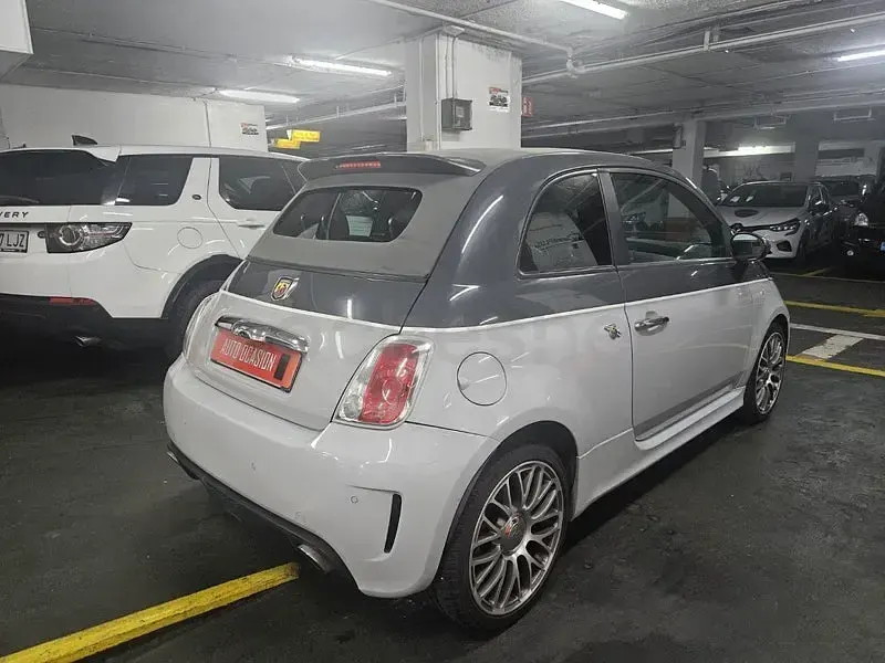 Usado Abarth 500C 140 CV (102 kW) 2011 Gris / plata Descapotable