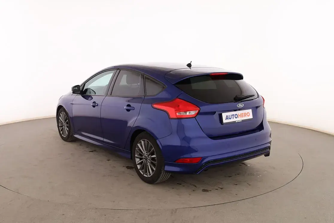 Usado Ford Focus ST-Line 125 CV (91 kW) 2017 Azul Berlina