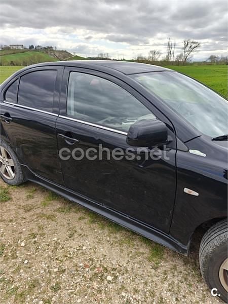 Usado Mitsubishi Lancer Inform 140 CV (102 kW) 2008 Negro Berlina