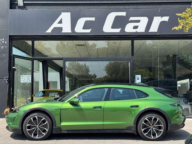 Verde Usado 2022 Porsche Taycan Cross Turismo Berlina | 79.900 € (Caro) - Imagen 1/4