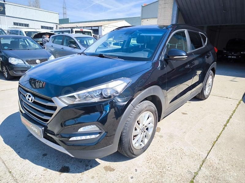 Usado Hyundai Tucson 115 CV (84 kW) 2016 Negro SUV