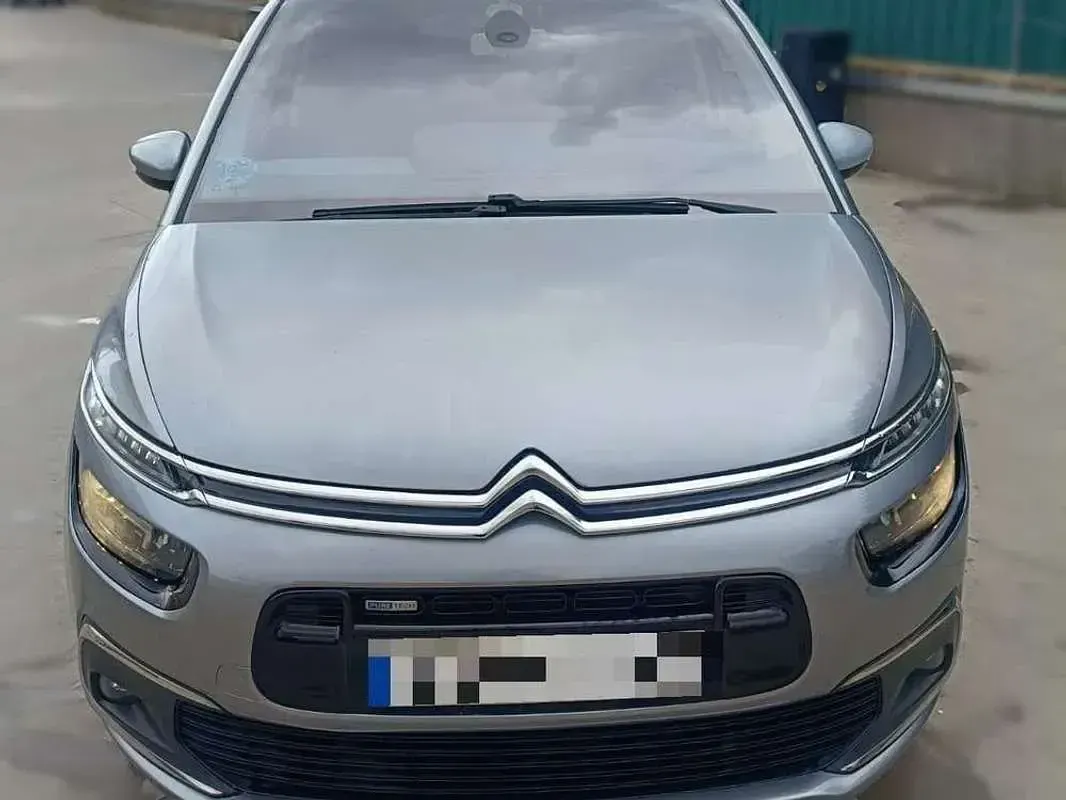 Usado Citroën C4 Feel 131 CV (96 kW) 2016 Gris Utilitario