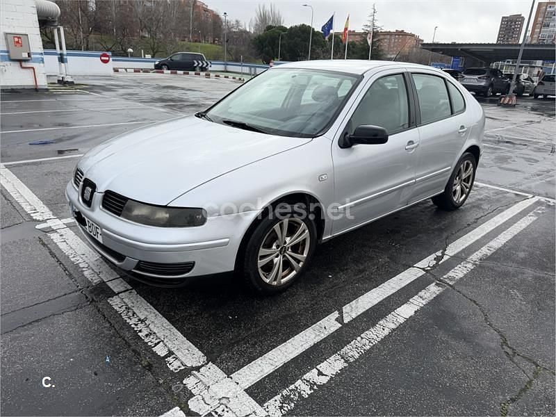 Gris / plata Usado 2000 Seat Leon Sport Utilitario | 1499 € (Precio justo) - Imagen 1/4