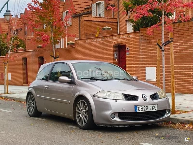 Gris / plata Usado 2007 Renault Mégane II Berlina | 9200 € - Imagen 1/4