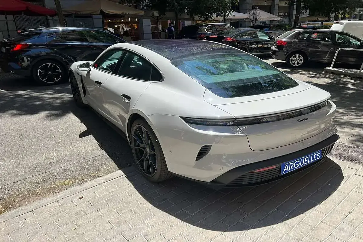 Usado Porsche Taycan Turbo 650 kW (884 CV) 1970 Blanco Berlina