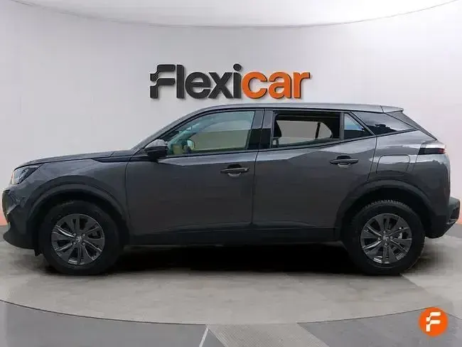Usado Peugeot 2008 Active 110 CV (80 kW) 2021 Gris SUV