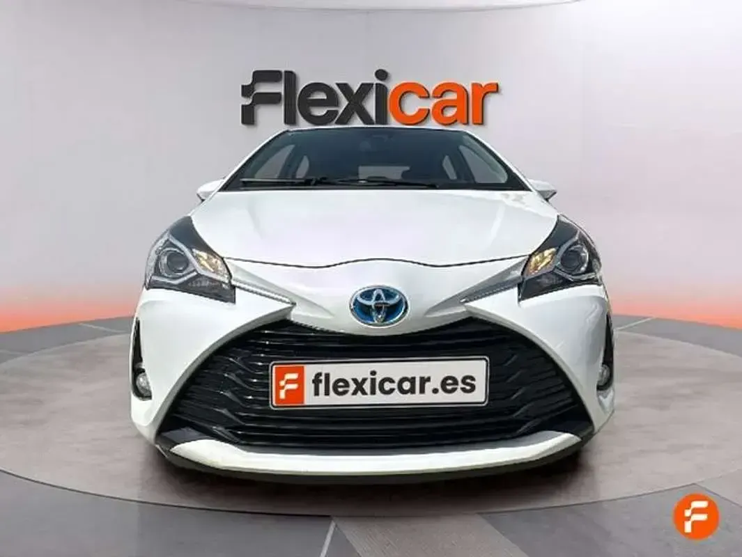 Usado Toyota Yaris Business Edition 116 CV (85 kW) 2020 Blanco Utilitario