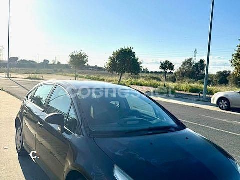 Usado Citroën C4 92 CV (67 kW) 2005 Negro Berlina