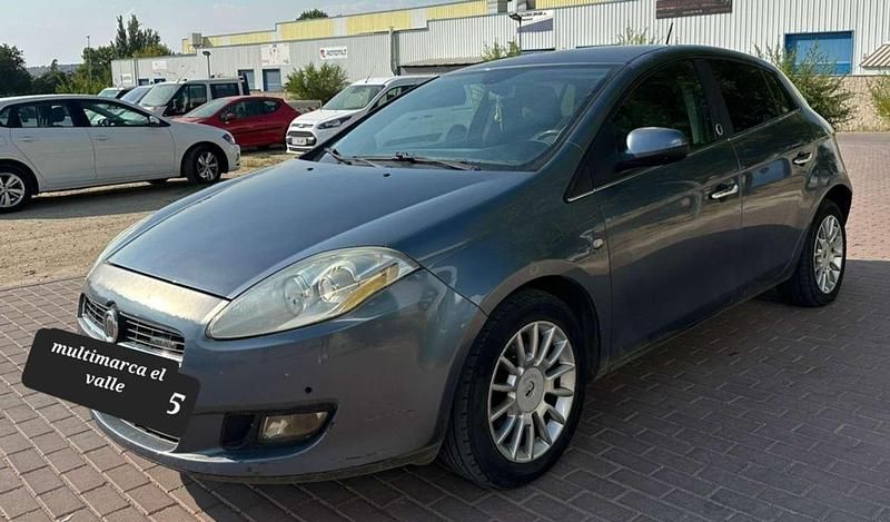 Usado Fiat Bravo Dynamic 120 CV (88 kW) 2010 Azul Utilitario