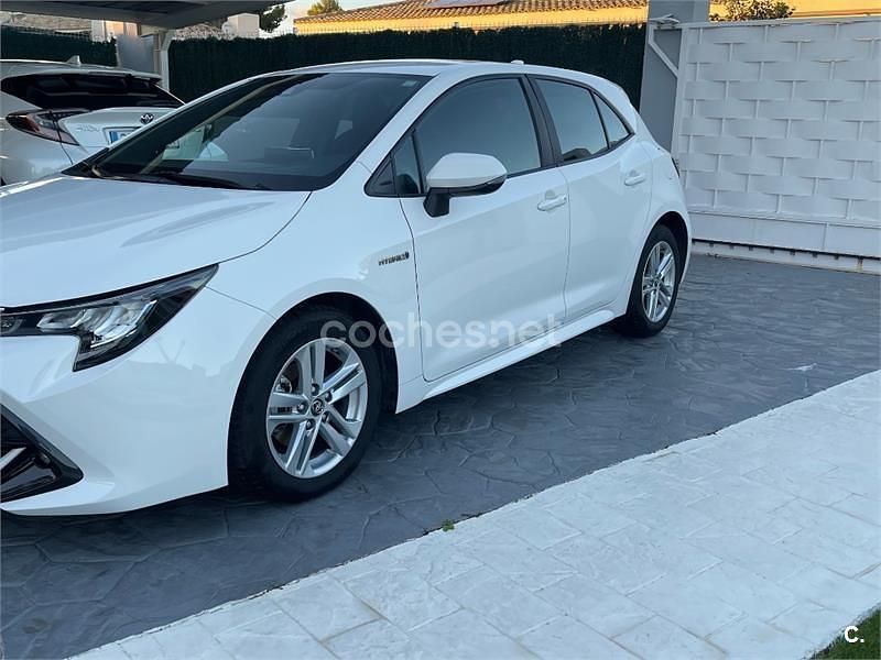 Usado Toyota Corolla Active 122 CV (89 kW) 2019 Blanco Berlina
