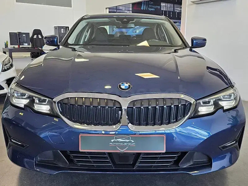 Käytetty BMW 330e Comfort Edition 292 HP (214 kW) 2020 Sininen Sedan