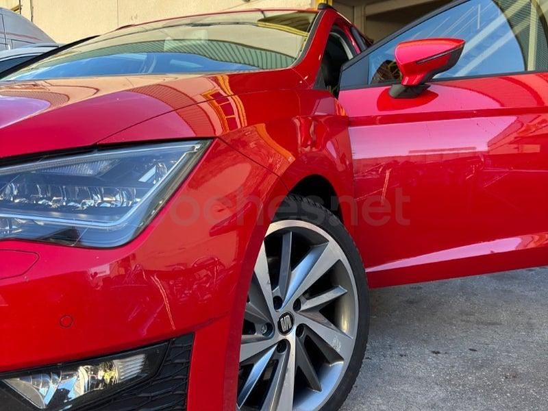 Usado Seat Leon FR 184 CV (135 kW) 2015 Rojo Familiar