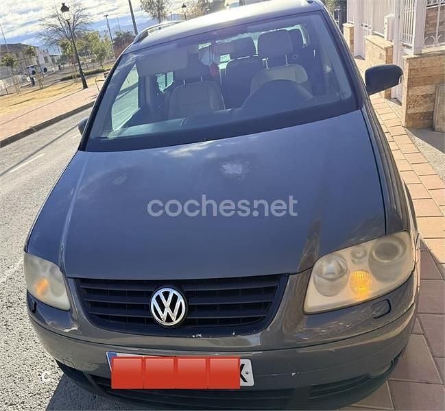 Usado VW Touran Advance 136 CV (100 kW) 2004 Beige Monovolumen