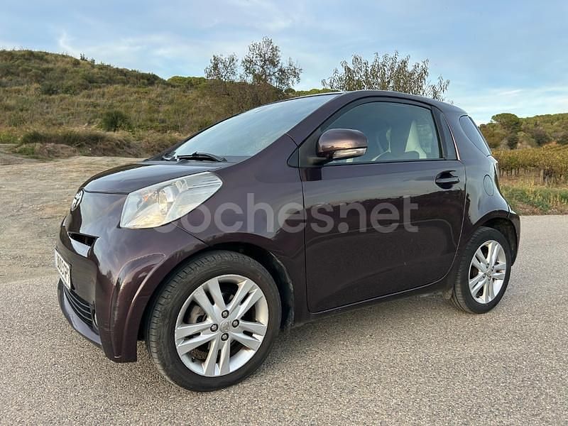Violeta / lila Usado 2009 Toyota iQ Utilitario | 3650 € (Super precio) - Imagen 1/4