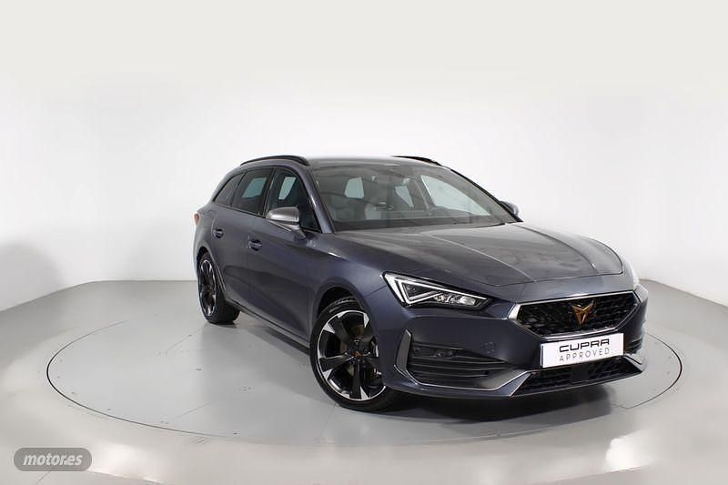 Gris Nuevo 2025 Cupra Leon Berlina | 31.500 € (Precio justo) - Imagen 1/4