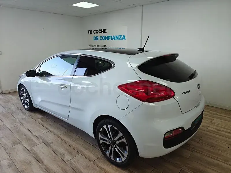 Usado Kia Ceed GT 128 CV (94 kW) 2014 Blanco Berlina