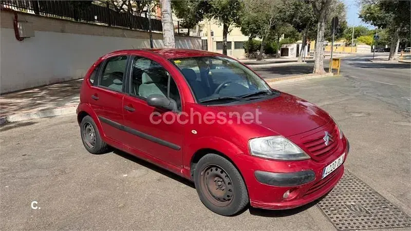 Usado Citroën C3 70 CV (51 kW) 2005 Rojo Berlina