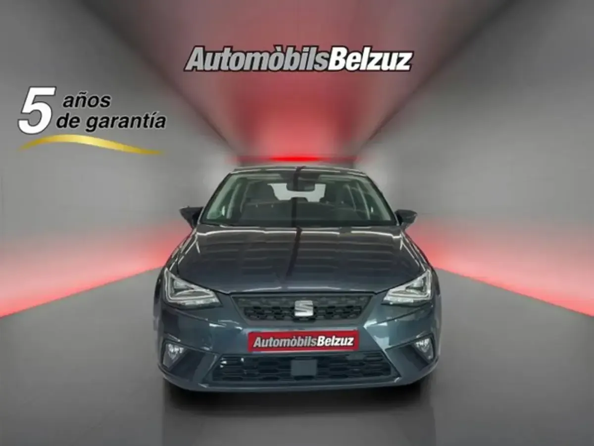 Usado Seat Ibiza Style 110 CV (80 kW) 2022 Gris Utilitario