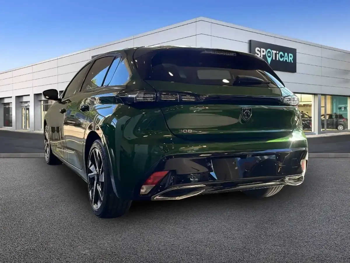 Usado Peugeot 308 Allure 130 CV (95 kW) 2022 Verde Berlina