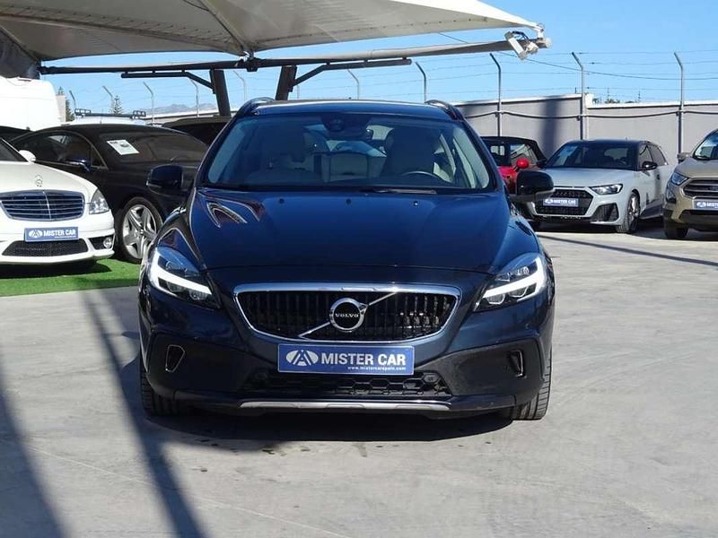 Usado Volvo V40 120 HP (88 kW) 2019 Azul SUV
