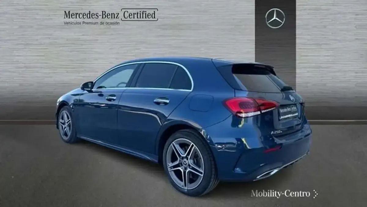 Usado Mercedes A250 218 CV (160 kW) 2020 Azul Berlina