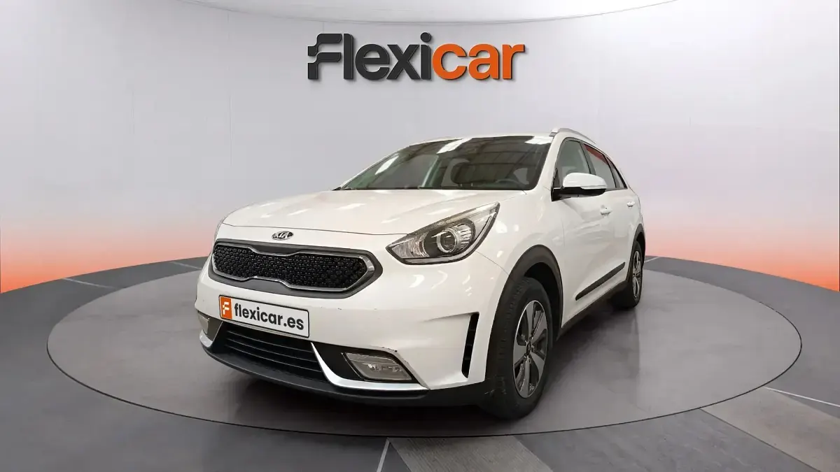 Begagnad Kia Niro 141 HK (103 kW) 2017 Vit SUV