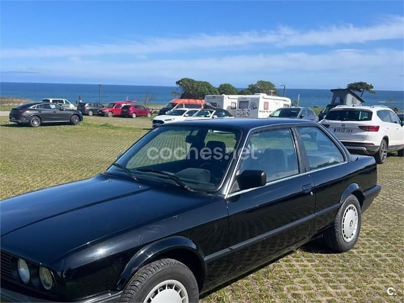 Usado BMW 318 115 CV (84 kW) 1987 Negro Berlina