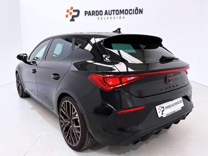 Usado Cupra Leon VZ 245 CV (180 kW) 2023 Negro Utilitario