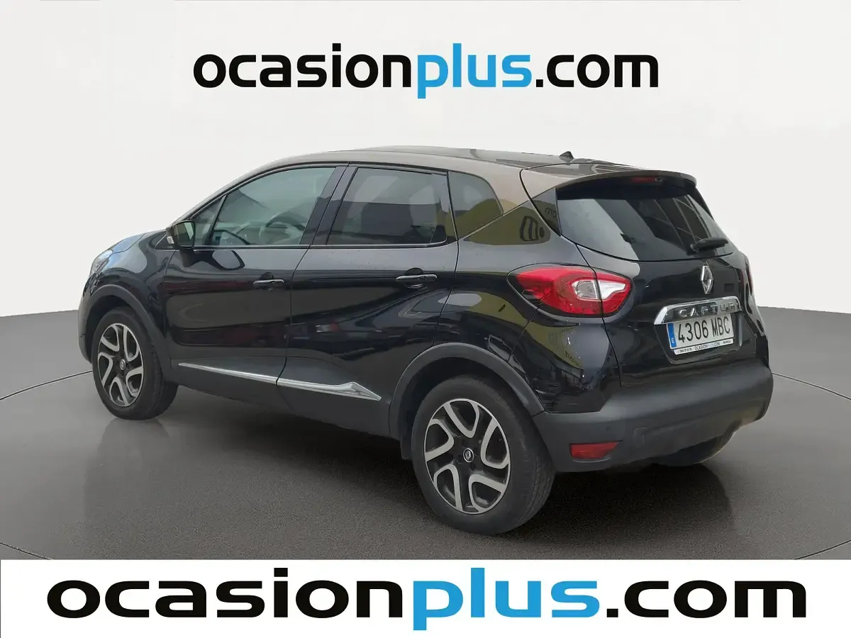 Usado Renault Captur Zen 120 CV (88 kW) 2016 Negro SUV