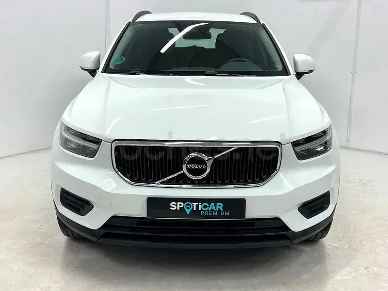 Usado Volvo XC40 Momentum 129 CV (94 kW) 2022 Blanco SUV