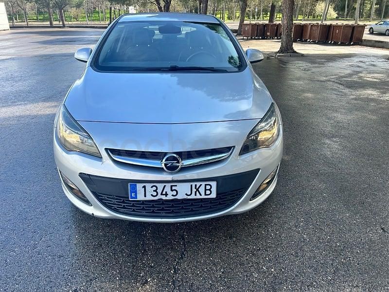 Usado Opel Astra Selective 110 CV (80 kW) 2016 Gris / plata Berlina