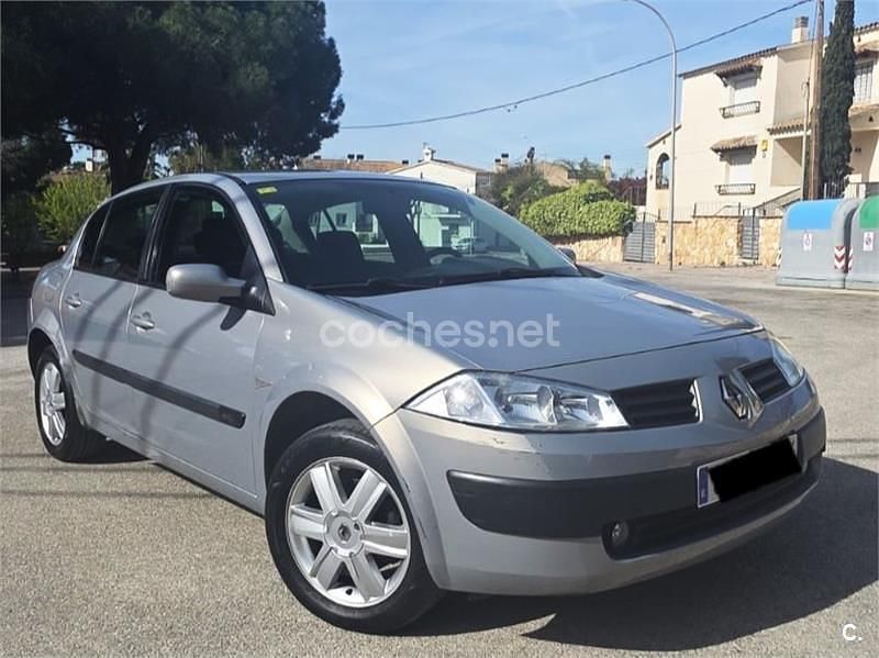 Usado Renault Mégane II Authentique 100 CV (73 kW) 2005 Verde Berlina