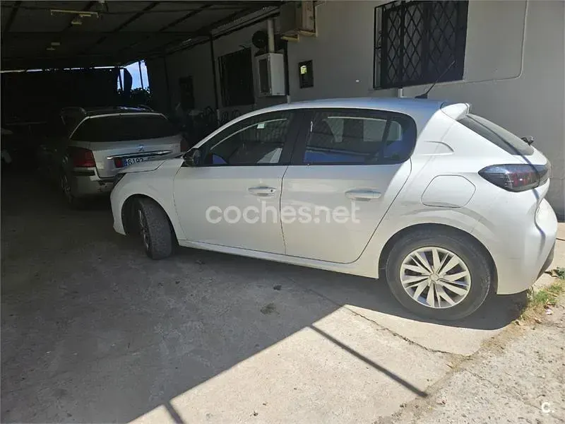 Usado Peugeot 208 Style 75 CV (55 kW) 2022 Blanco Utilitario