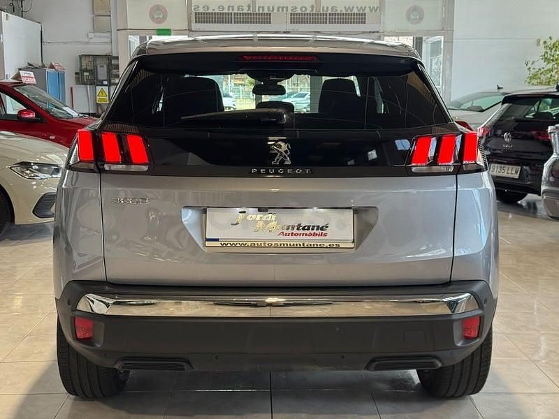 Usado Peugeot 3008 Allure 130 CV (95 kW) 2023 Gris / plata SUV