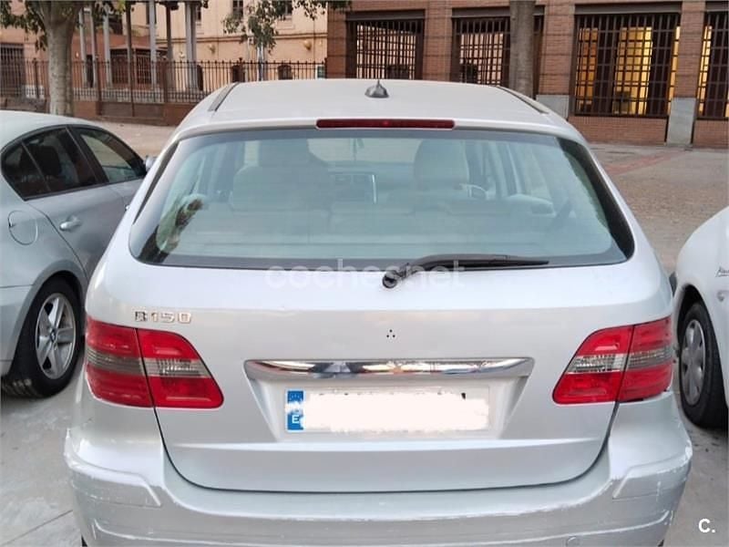 Usado Mercedes B150 95 CV (69 kW) 2006 Gris / plata Monovolumen