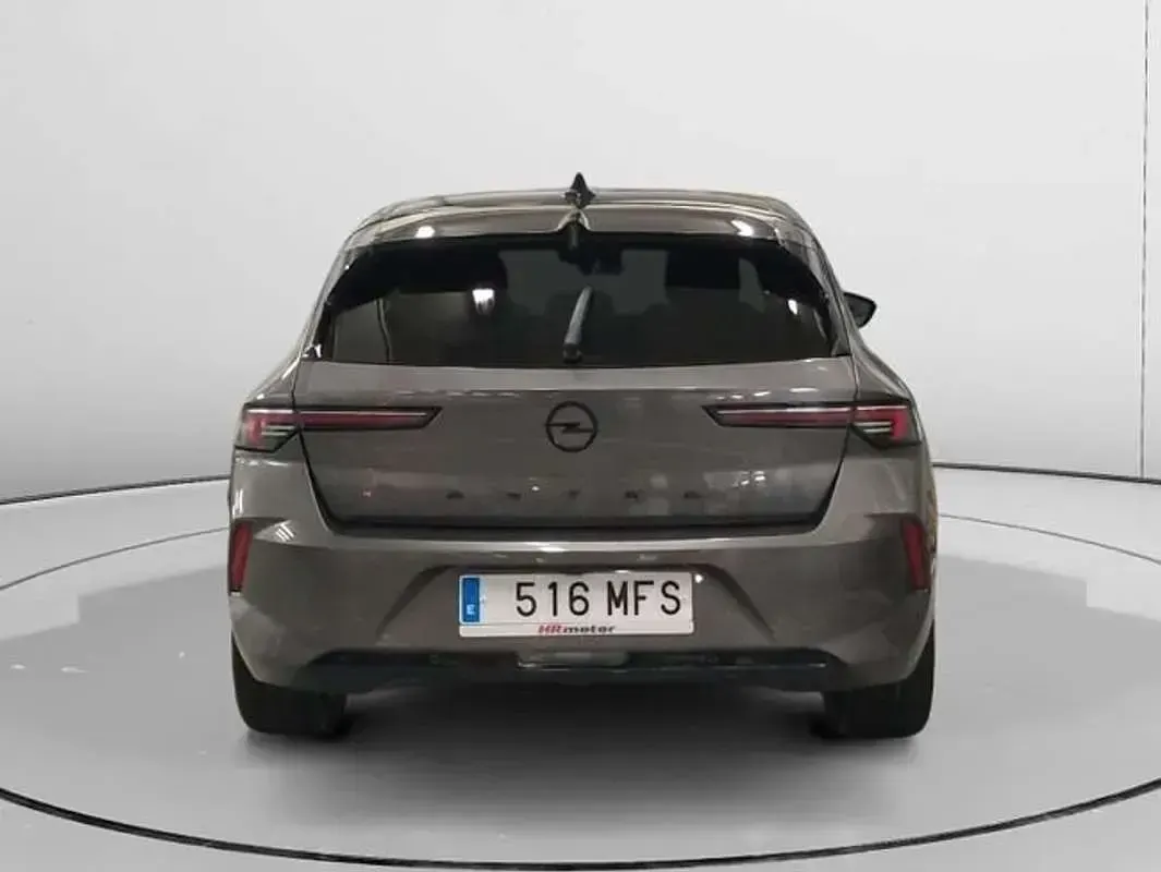 Usado Opel Astra GS Line 131 CV (96 kW) 2023 Gris Berlina