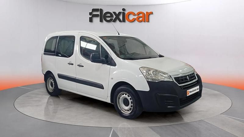 Usado Peugeot Partner Tepee Access 100 CV (73 kW) 2018 Blanco Monovolumen