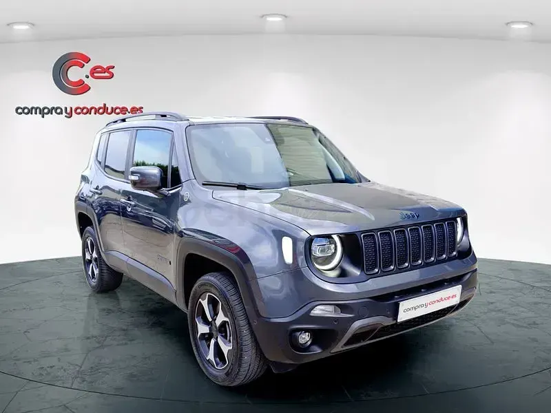 Usado Jeep Renegade Trailhawk 240 CV (176 kW) 2022 Gris / plata SUV