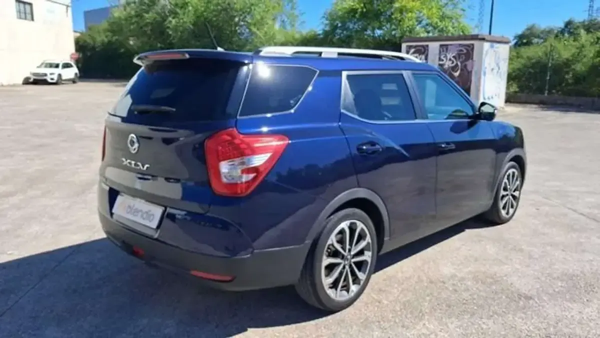 Usado SsangYong XLV Limited 116 CV (85 kW) 2017 Azul SUV