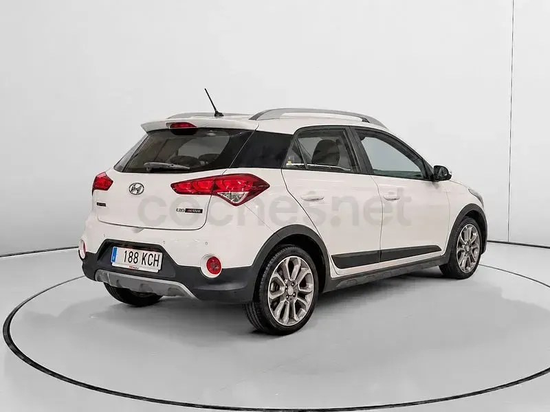 Usado Hyundai i20 90 CV (66 kW) 2017 Blanco Berlina
